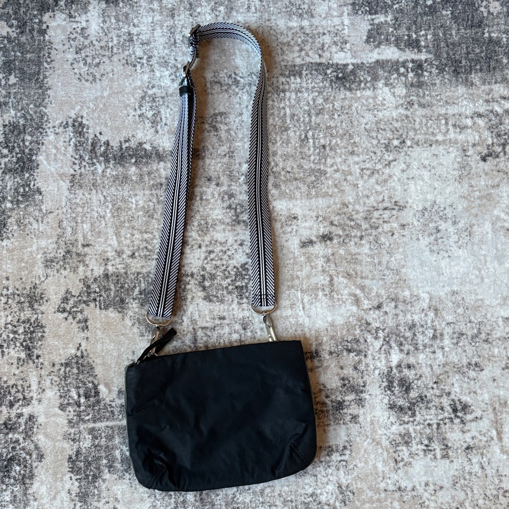 Lululemon Crossbody Bag - Picture 2 of 4